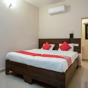 Hotel Oyo 30543 La Mer